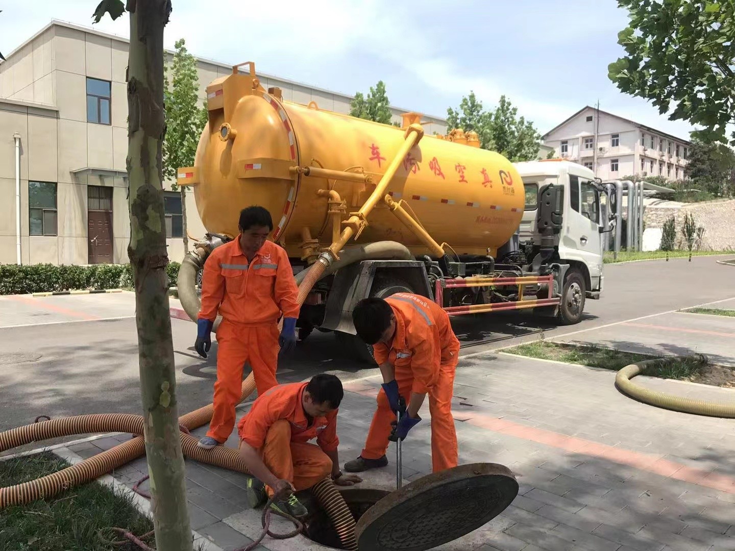 兴文化粪池清理与5-8吨吸粪车施工效率分析